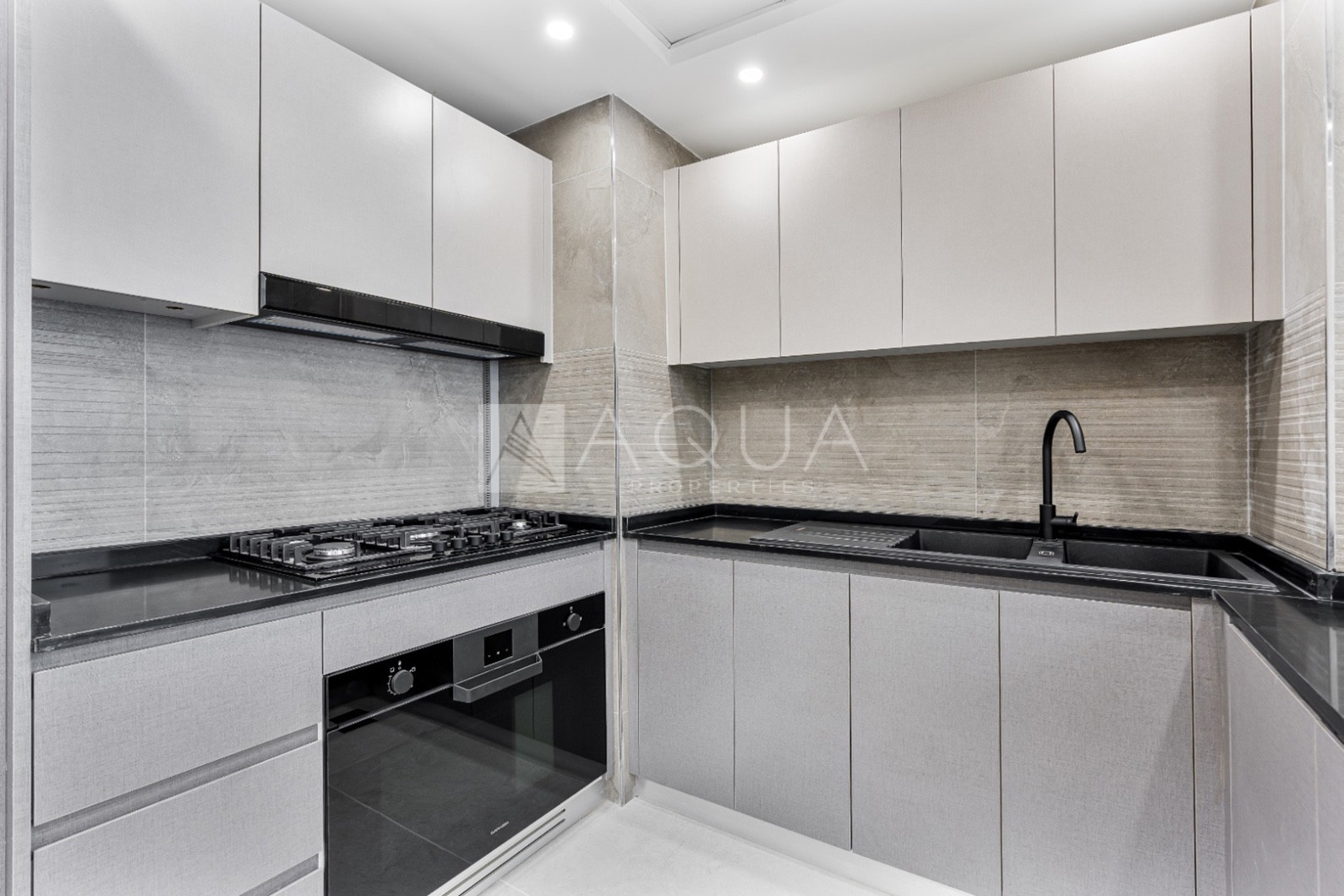  New l pool view l Next to Metro    