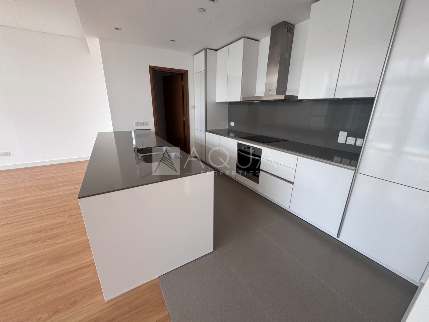 Natural Light | Whitegoods | Pool View