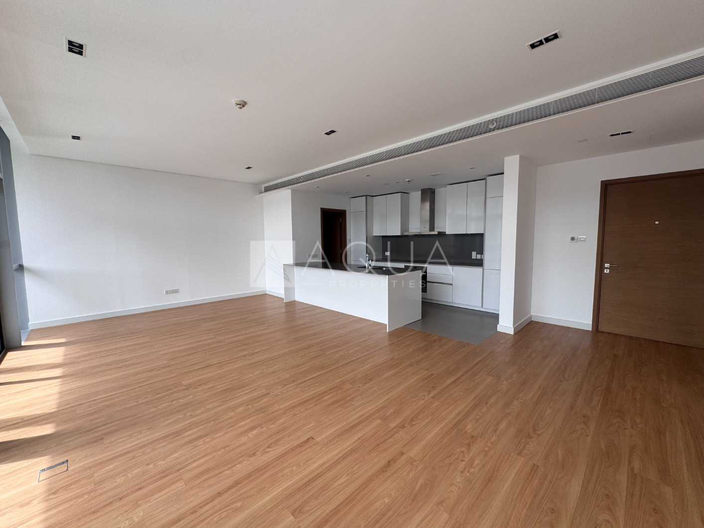 Natural Light | Whitegoods | Pool View