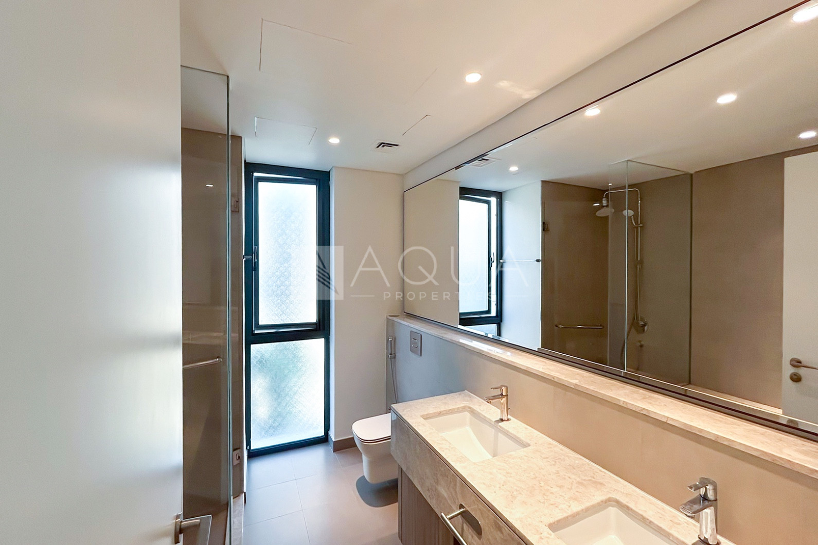 VACANT | LANSCAPED | CORNER 3 BR VILLA