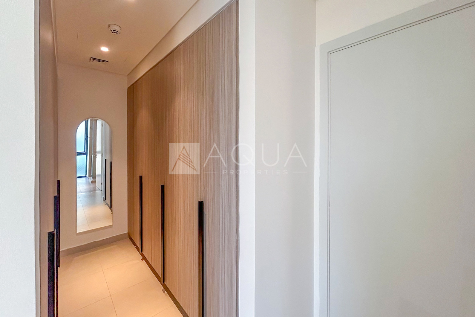 VACANT | LANSCAPED | CORNER 3 BR VILLA