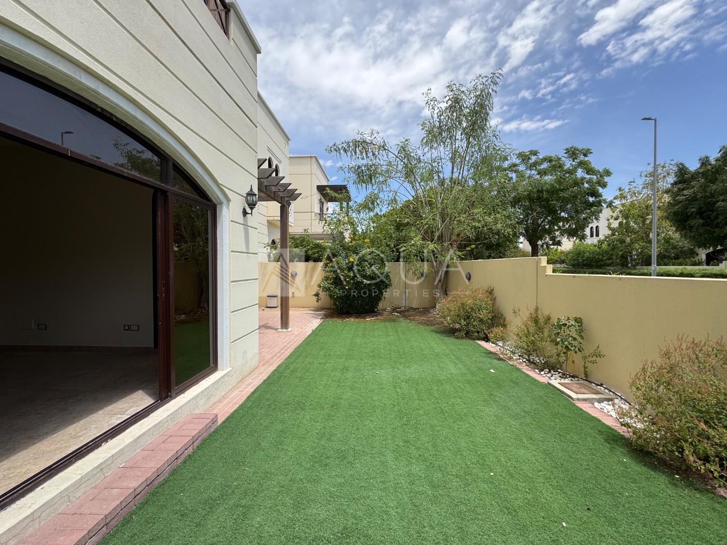 SINGLE ROW | 4 + MAID | HUGE PLOT | READY