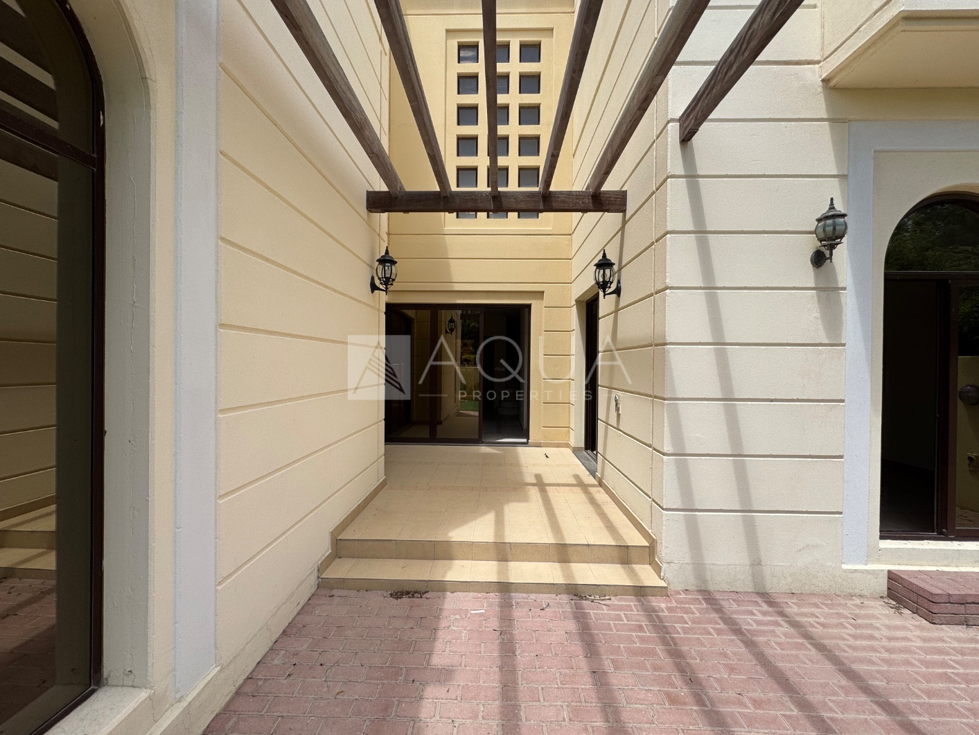 SINGLE ROW | 4 + MAID | HUGE PLOT | READY