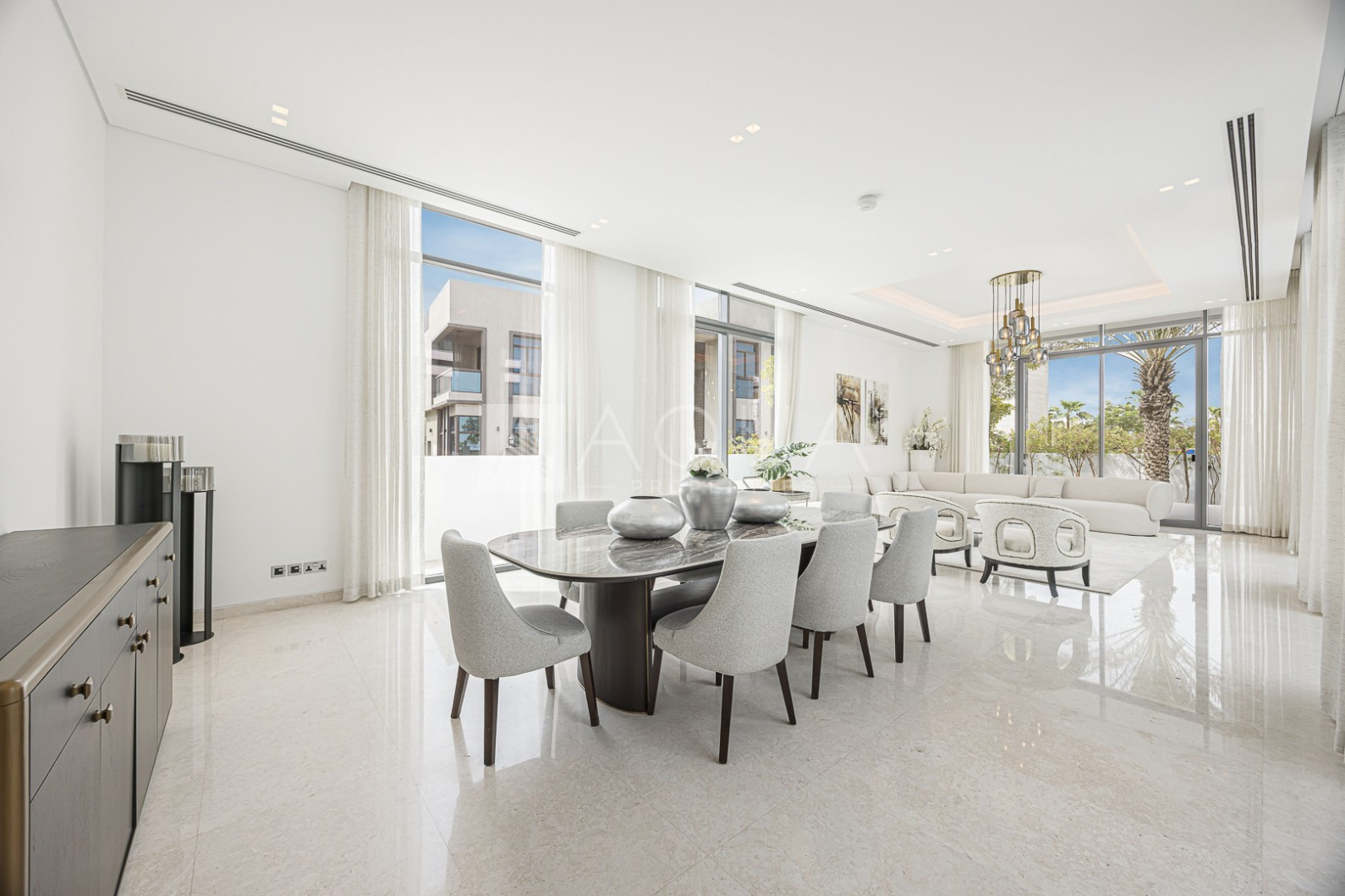 LUXURY VILLA | PRIVATE LOCATION | SKYLINE VIEWS