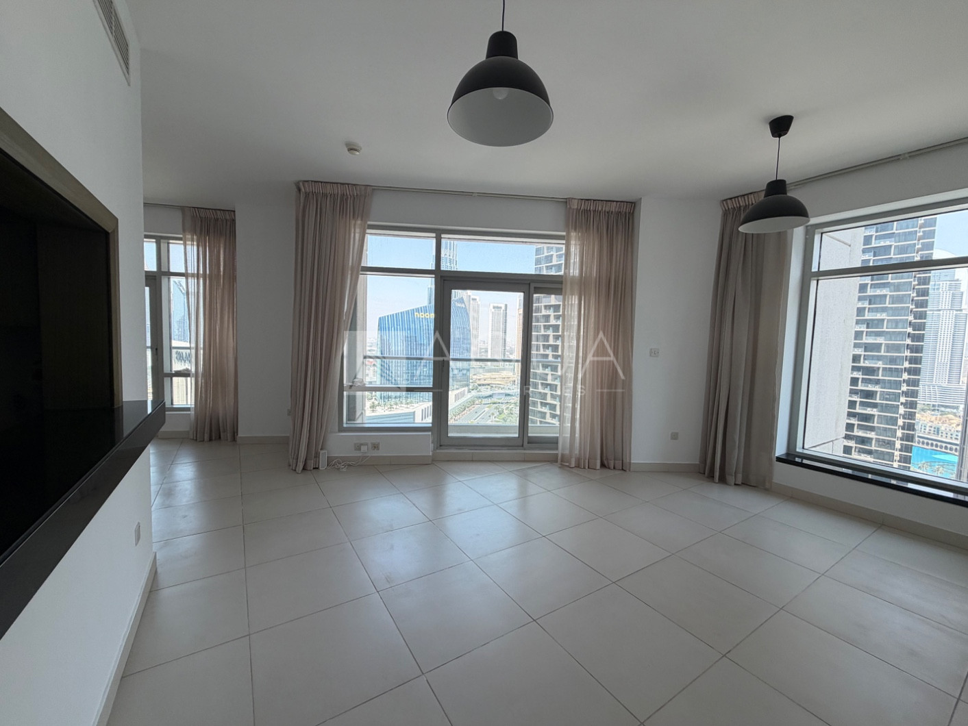 Spacious | Prime Downtown | High Floor | Great Views