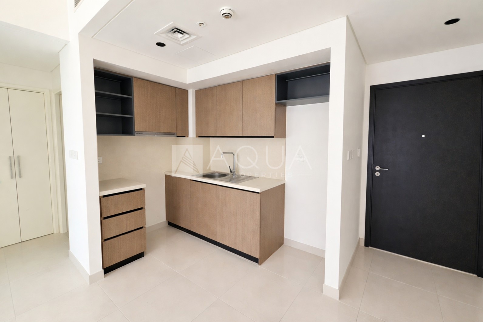 POOL VIEW | MID FLOOR | CLOSE TO BURJ KHALIFA