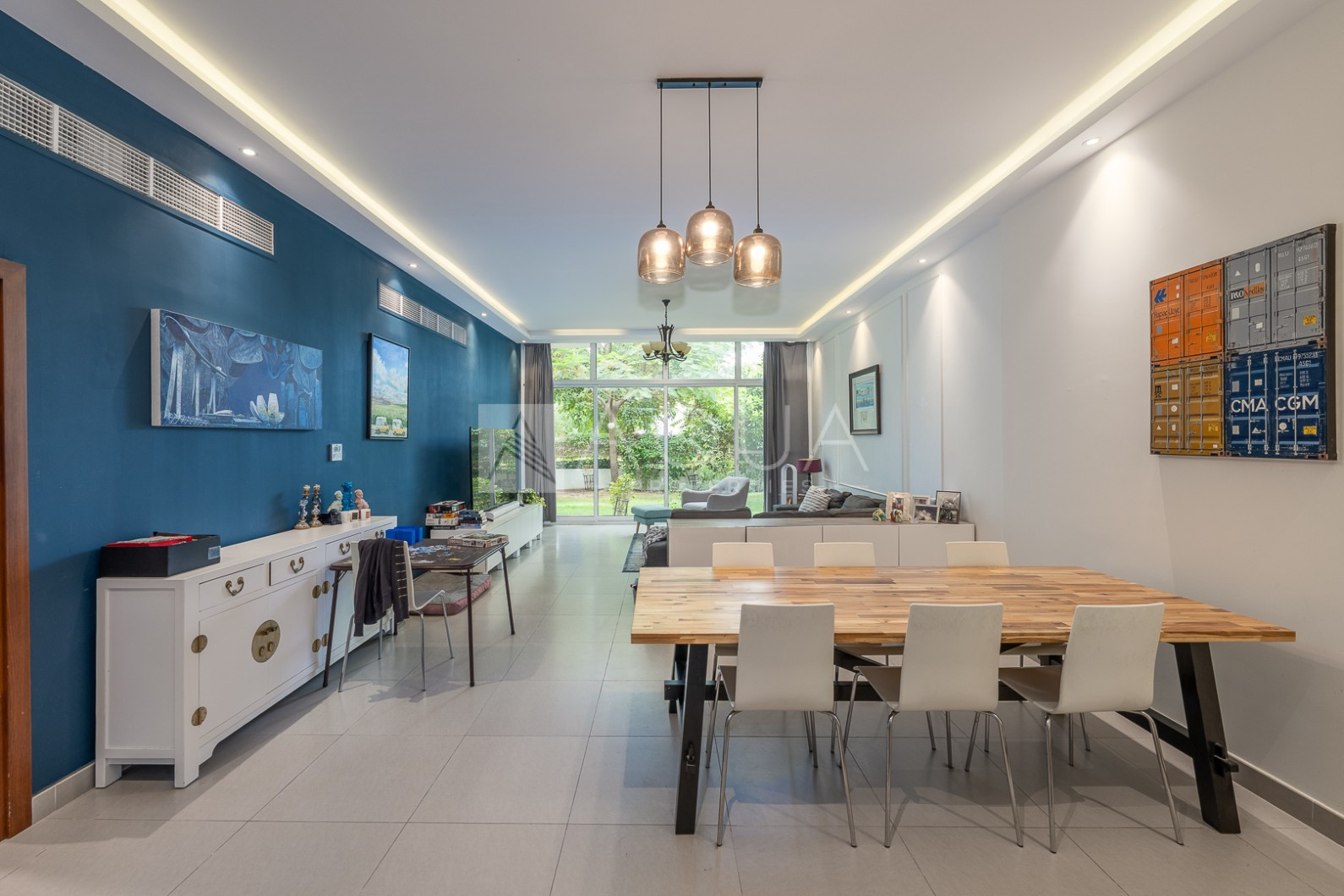 Single Row | Upgraded | Closed Kitchen
