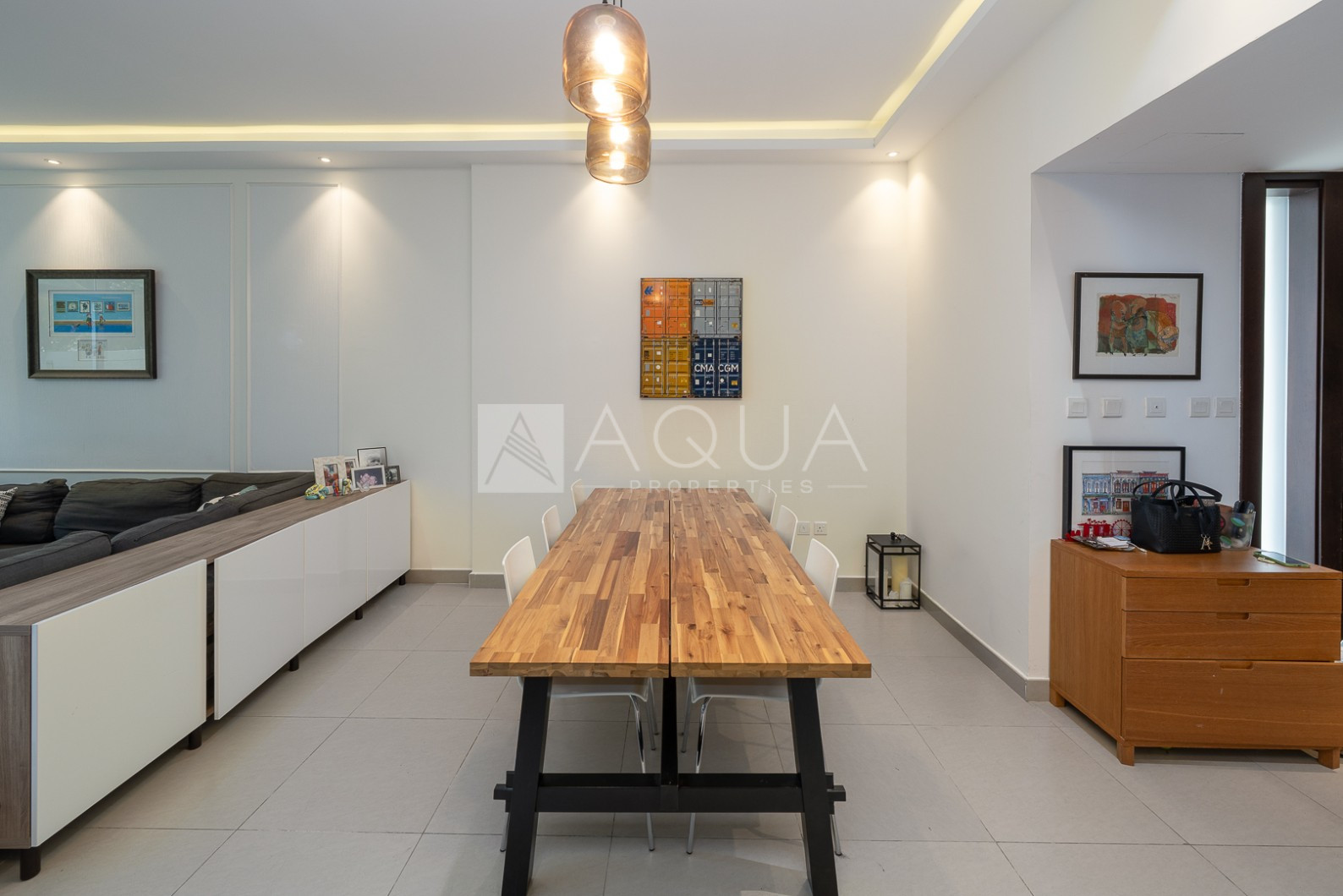 Single Row | Upgraded | Closed Kitchen