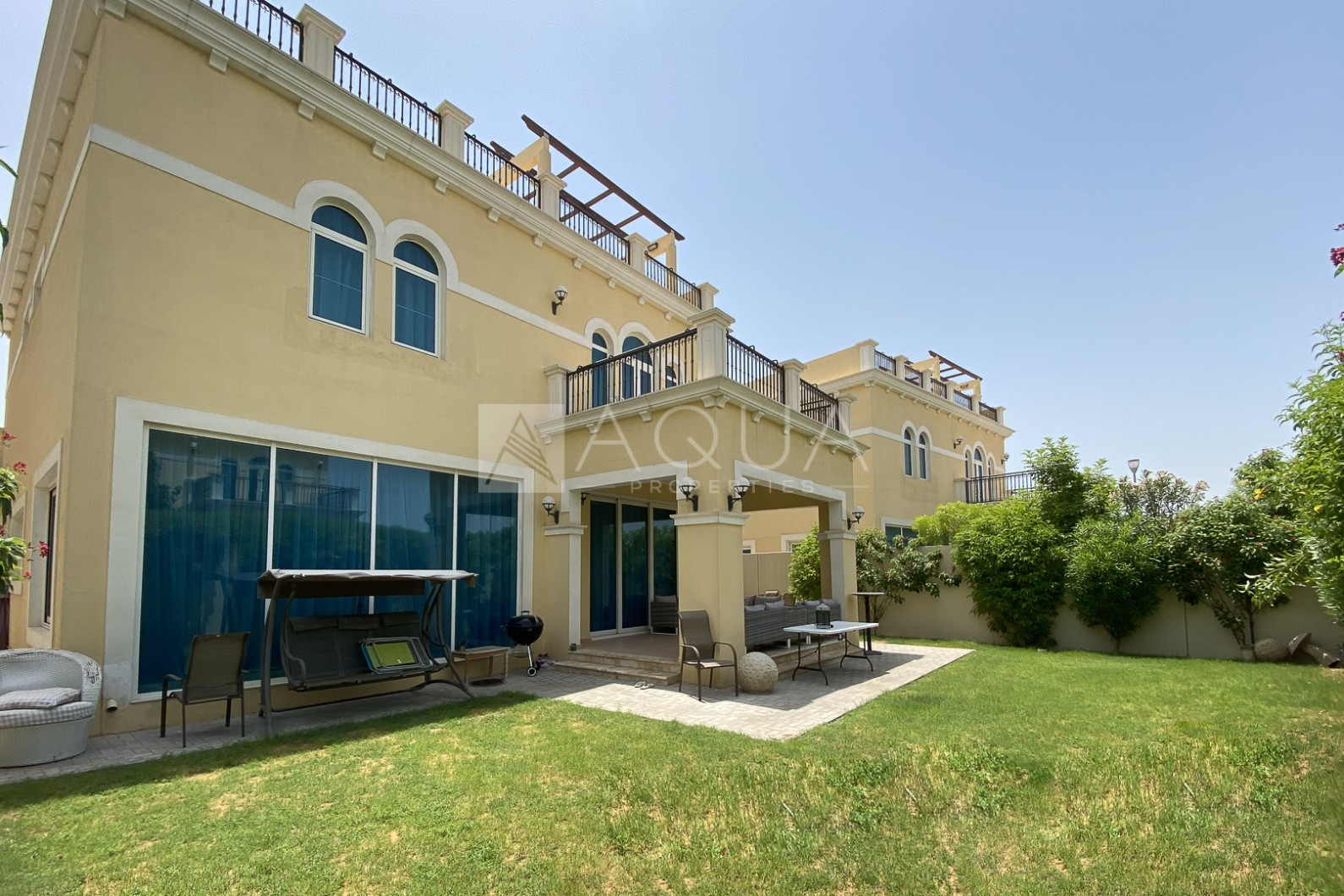 Quiet Internal 4 Bed Nova | Mature Garden