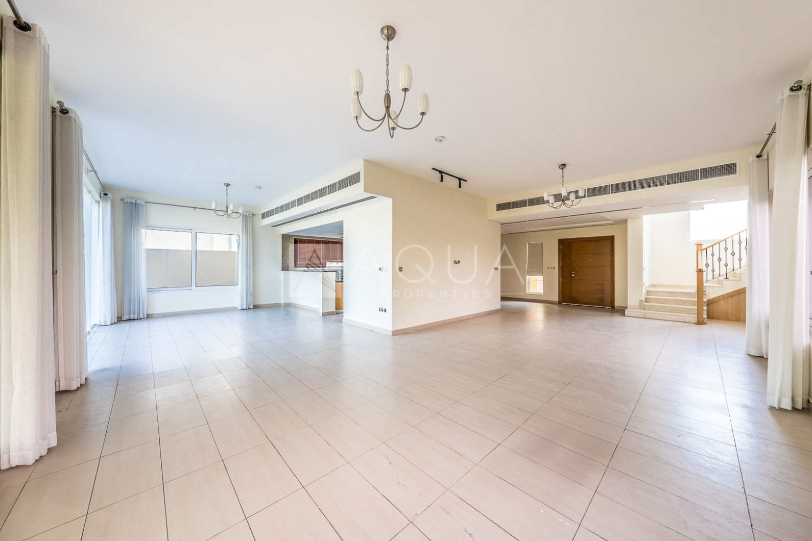 Quiet Internal 4 Bed Nova | Mature Garden