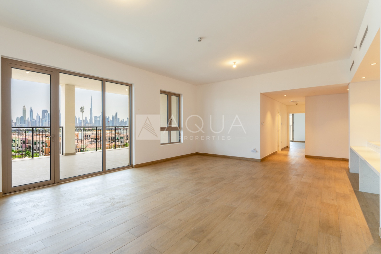 Stunning Skyline + Sea Views | Beautiful Layout