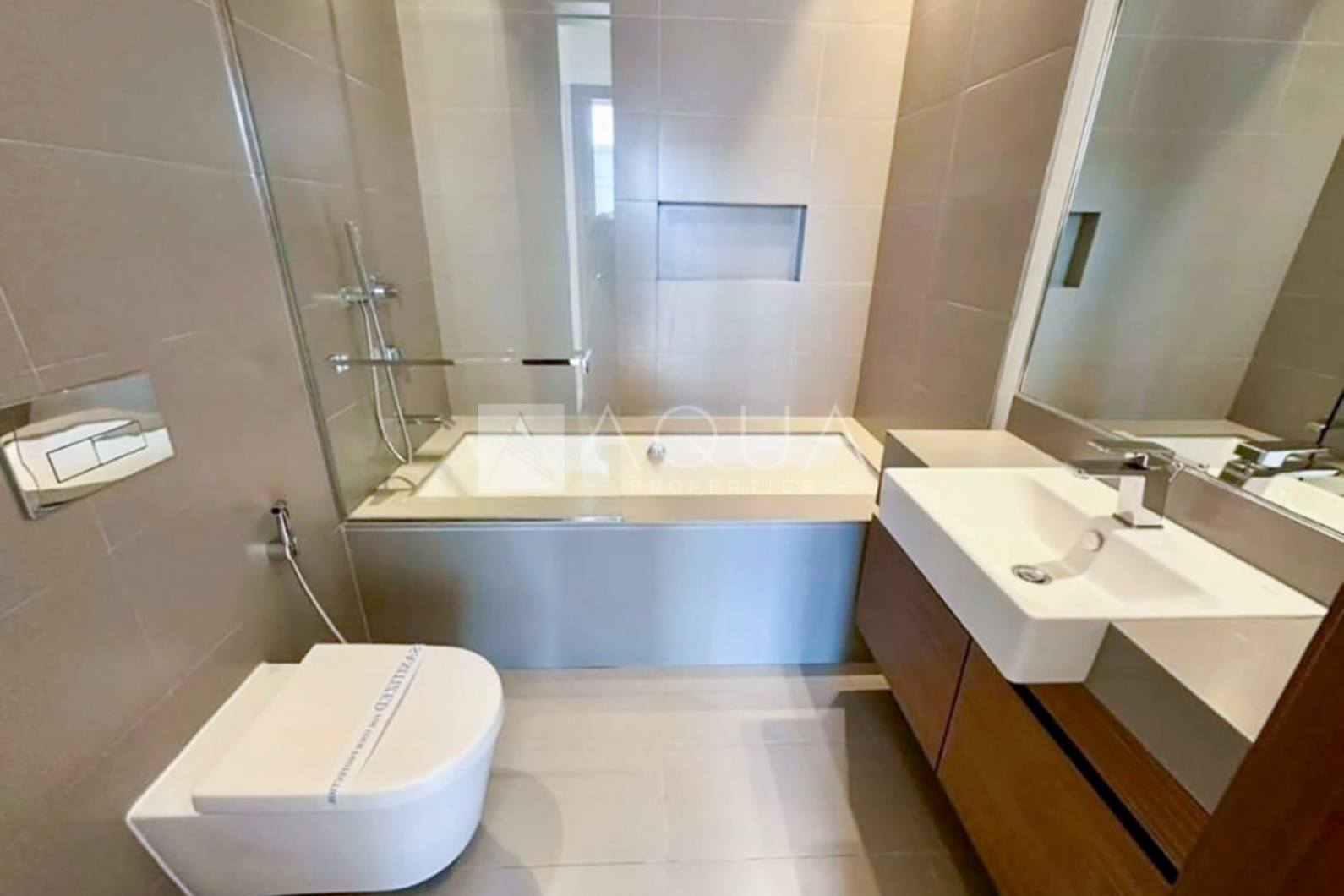 MODERN | LARGEST 1BR | UNFURNISHED | BOULEVARD VIEW