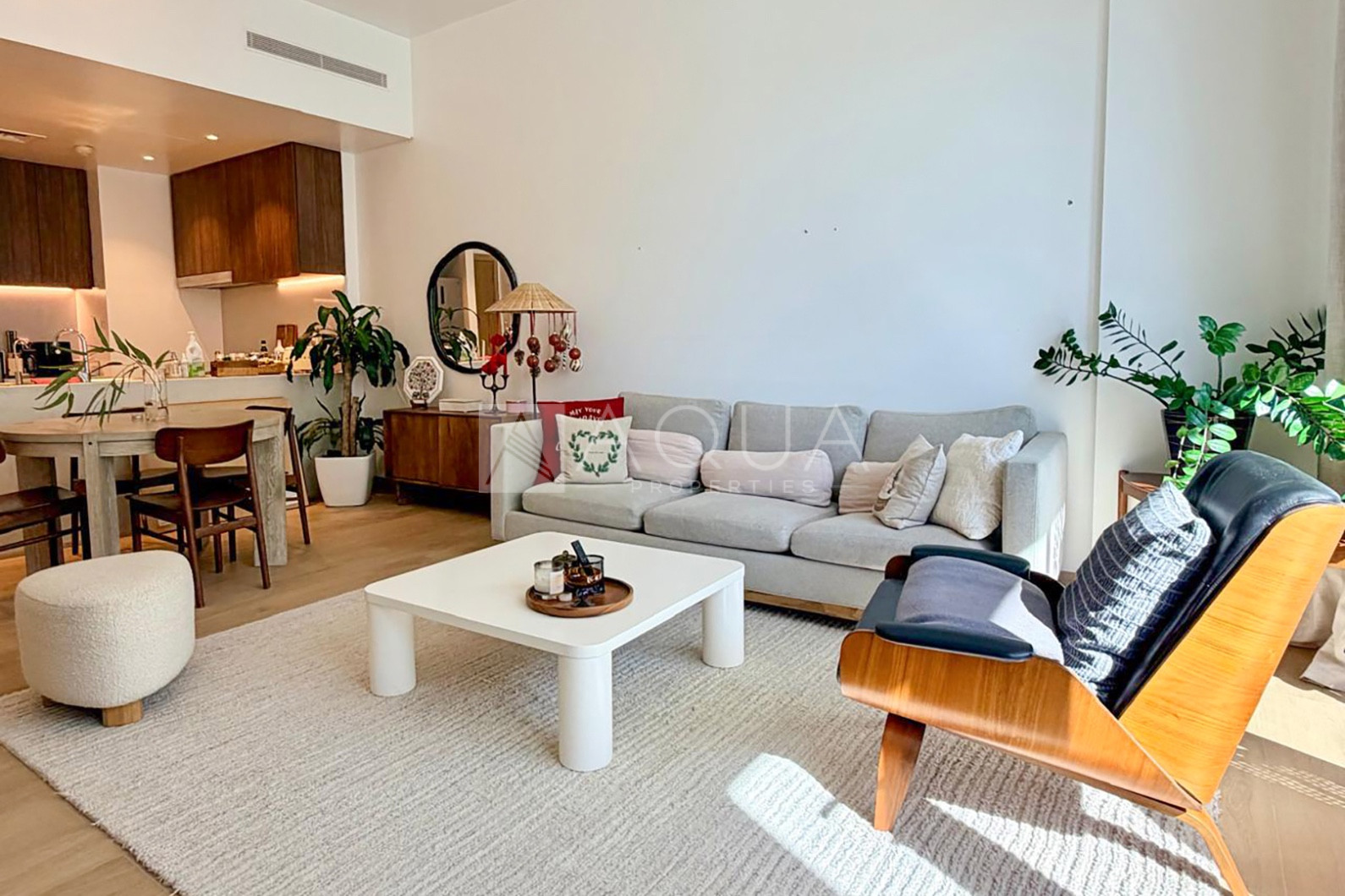 Exclusive Stunning Marina View Apartment