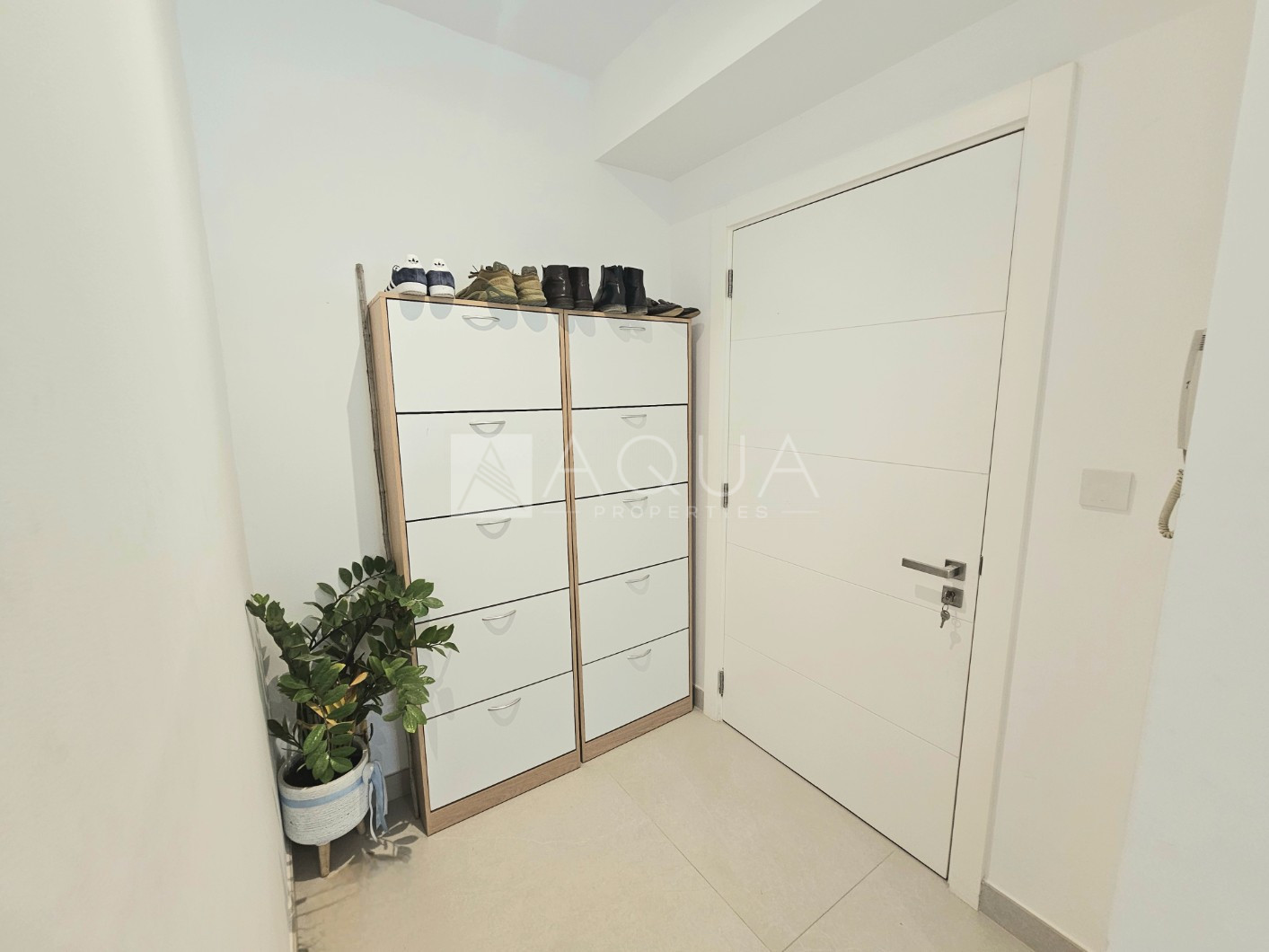 Rare Large Corner Unit | Fully Upgraded.