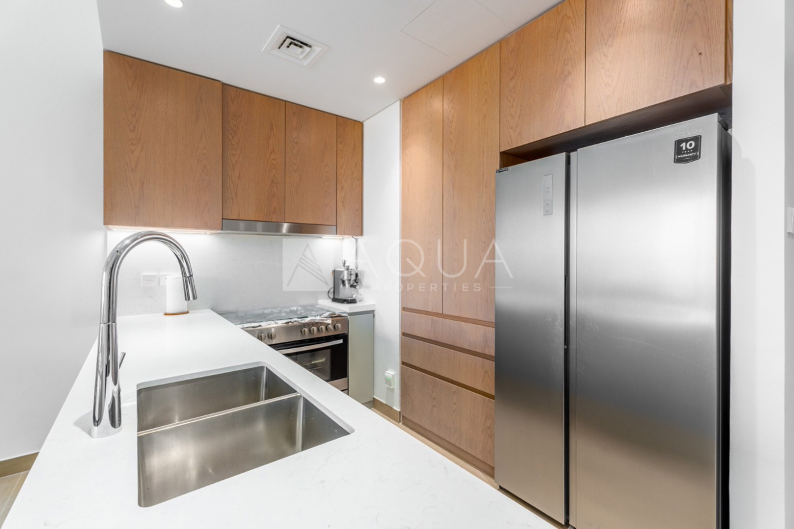 6 Month Tenancy | Stunning Skyline + Sea Views
