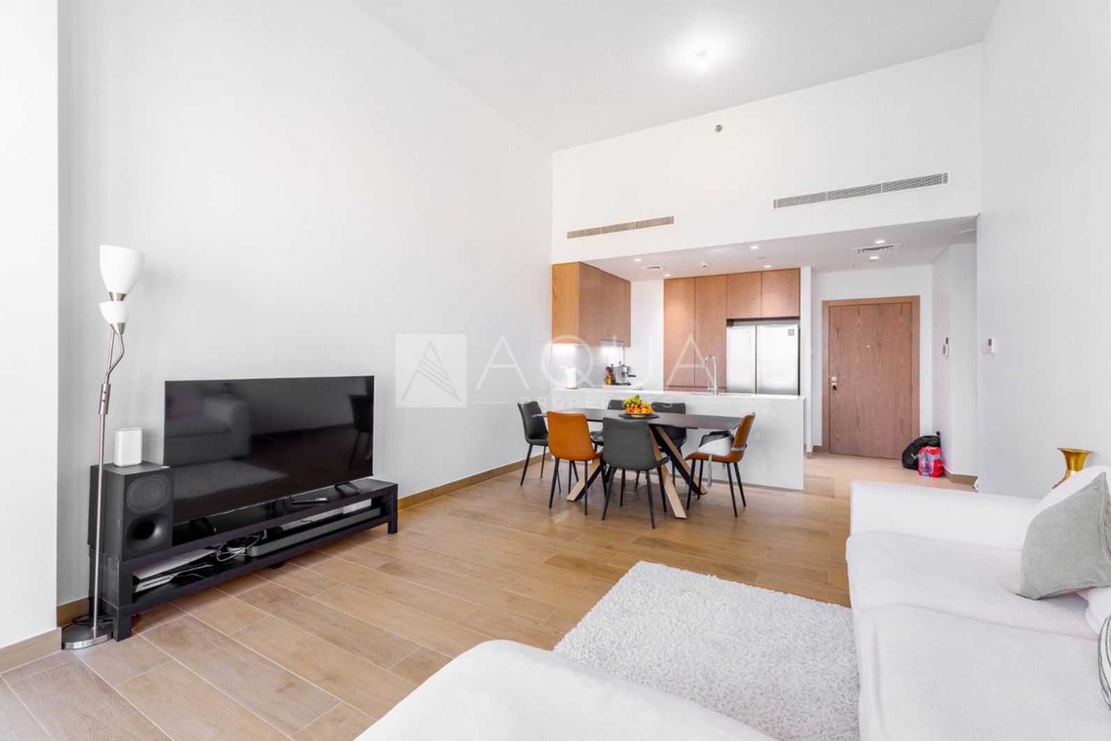 6 Month Tenancy | Stunning Skyline + Sea Views