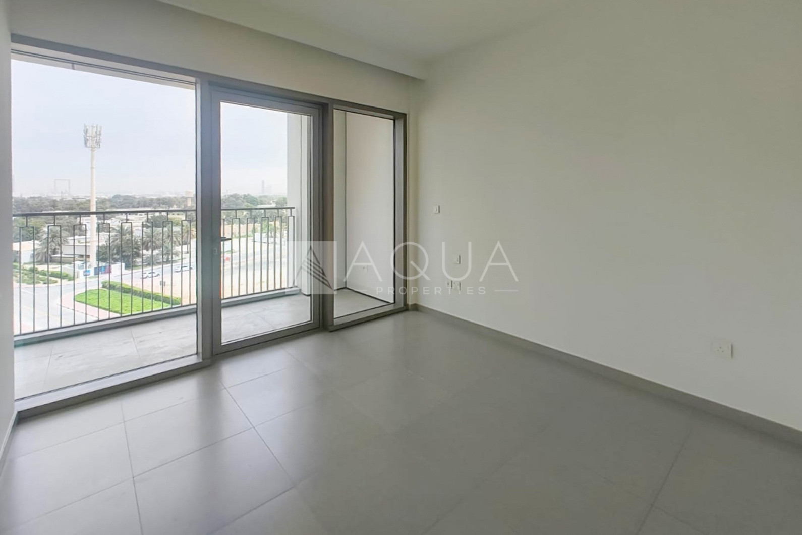 Fully Upgraded | Luxurious Unit | Vacant