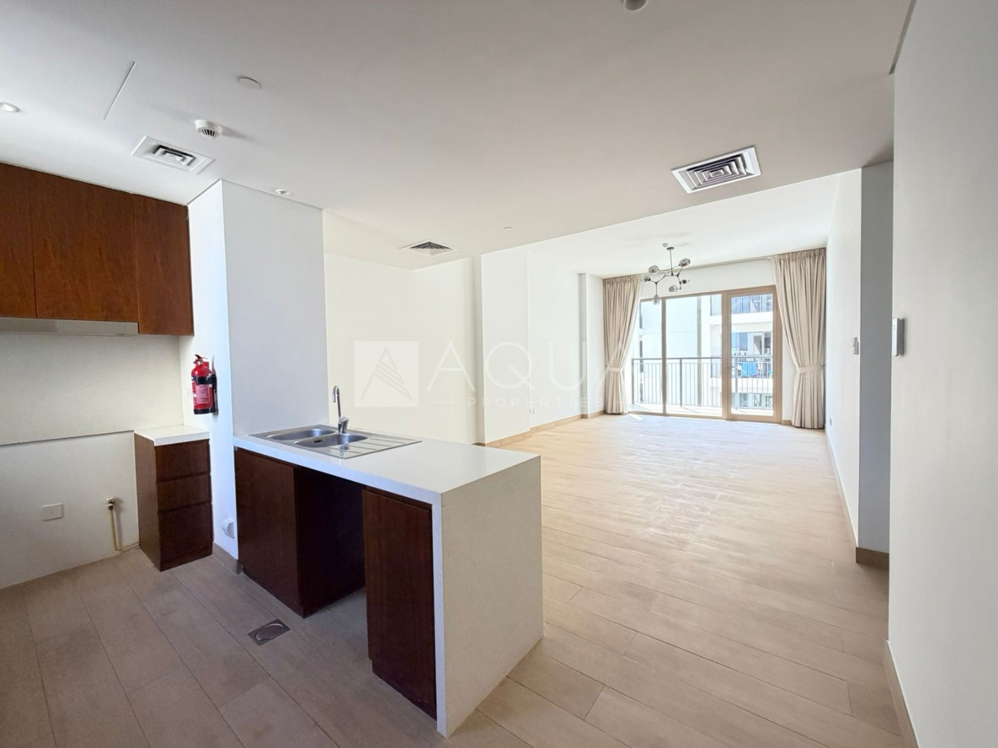 PREMIUM UNIT | VACANT | BEACH ACCESS
