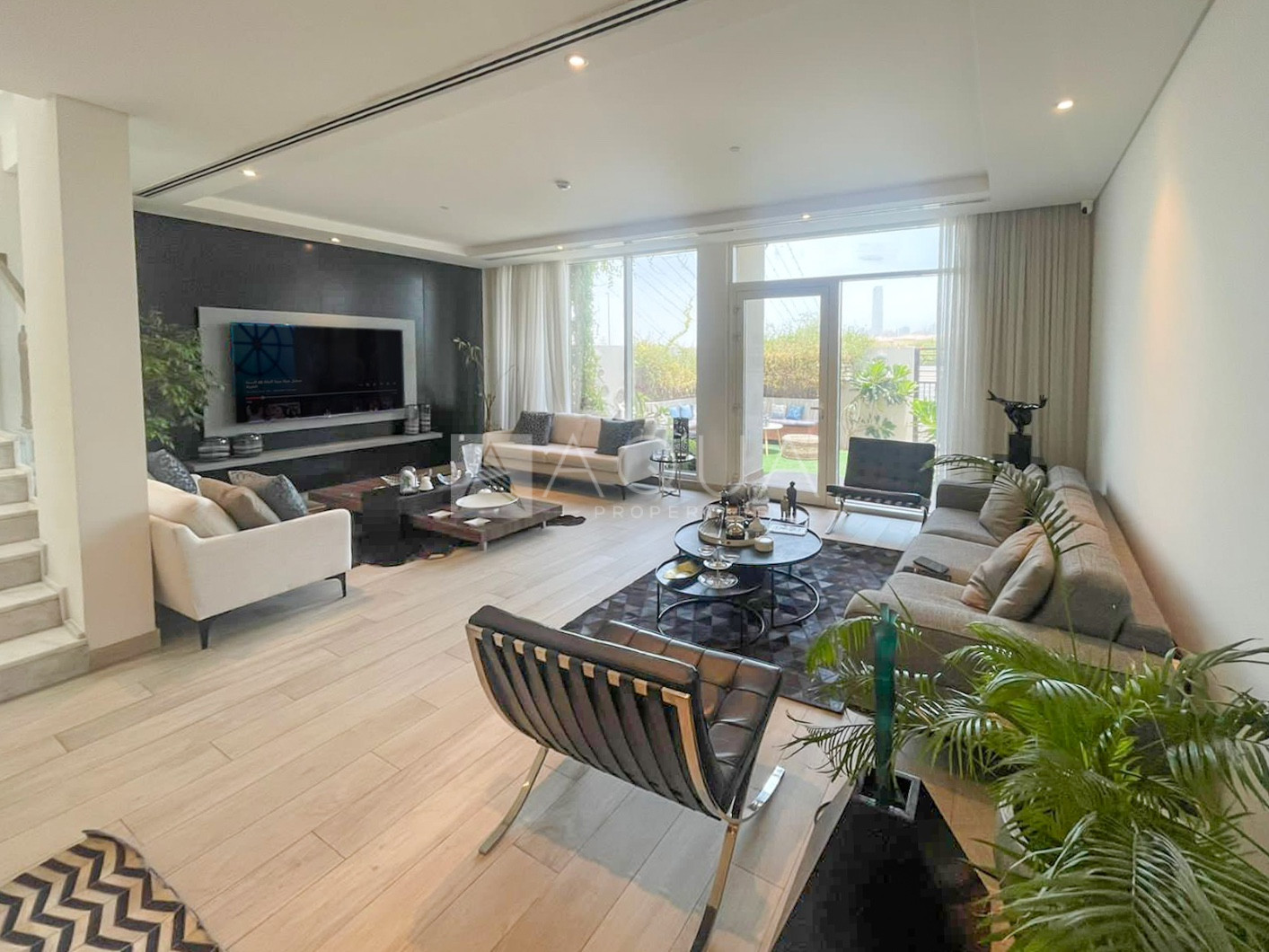 Luxurious Extended 4BR | Pool Facing