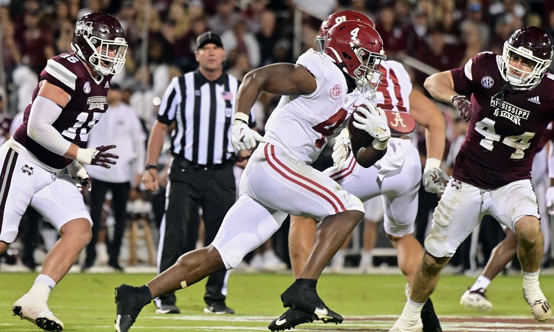 CFB DFS Breakdown: Week 8 - Saturday Late Slate