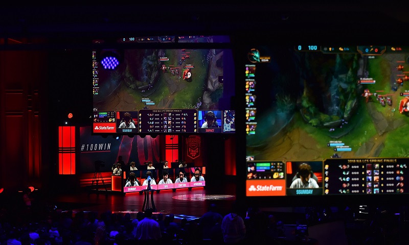 League of Legends Daily Fantasy Player Projections