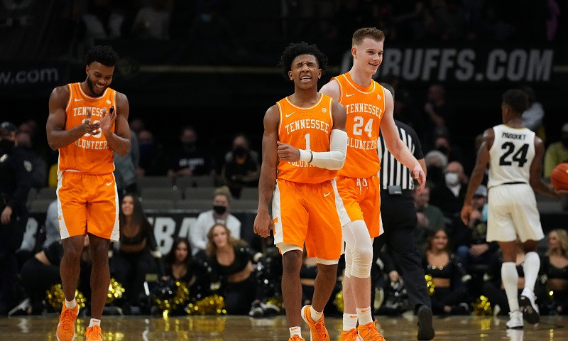 CBB DFS Slate Breakdown: Tuesday, December 7th