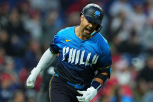 whit-merrifield-800x480