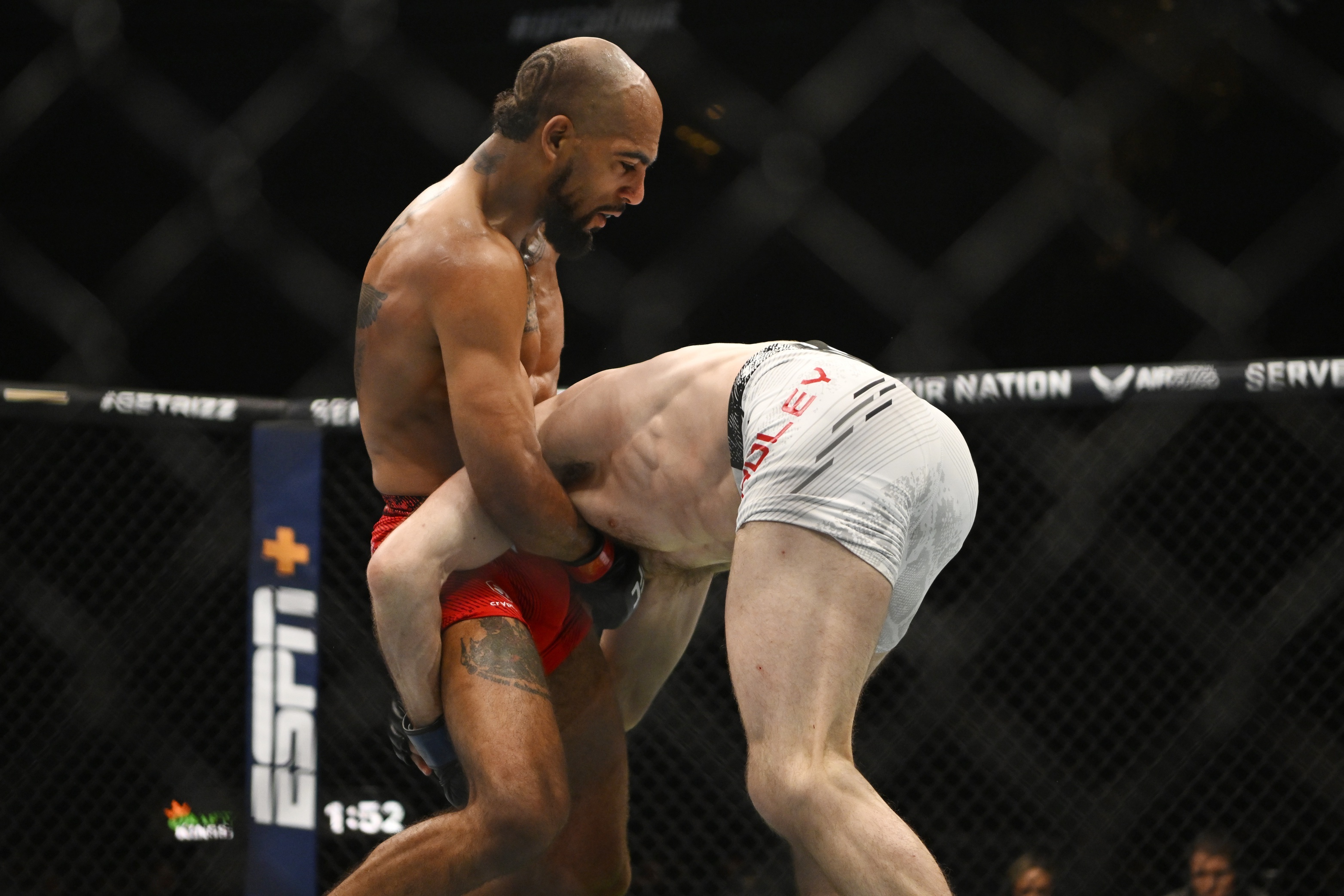 SquirrelPatrol's Takedowns: UFC Fight Night - Lewis vs. Nascimento