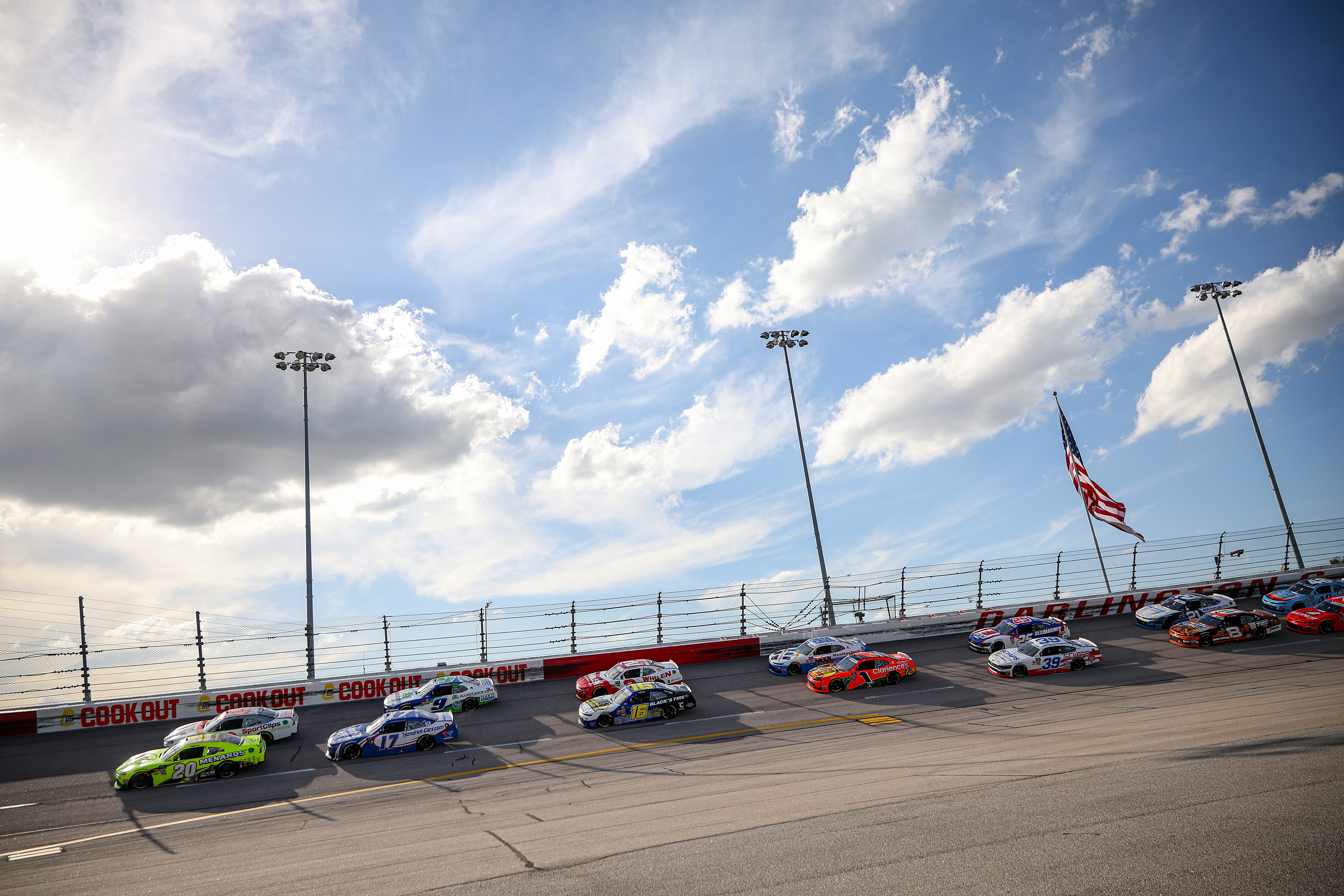 NASCAR O'Reilly Auto Parts Series - Sports Clips Haircuts VFW Help A Hero 200