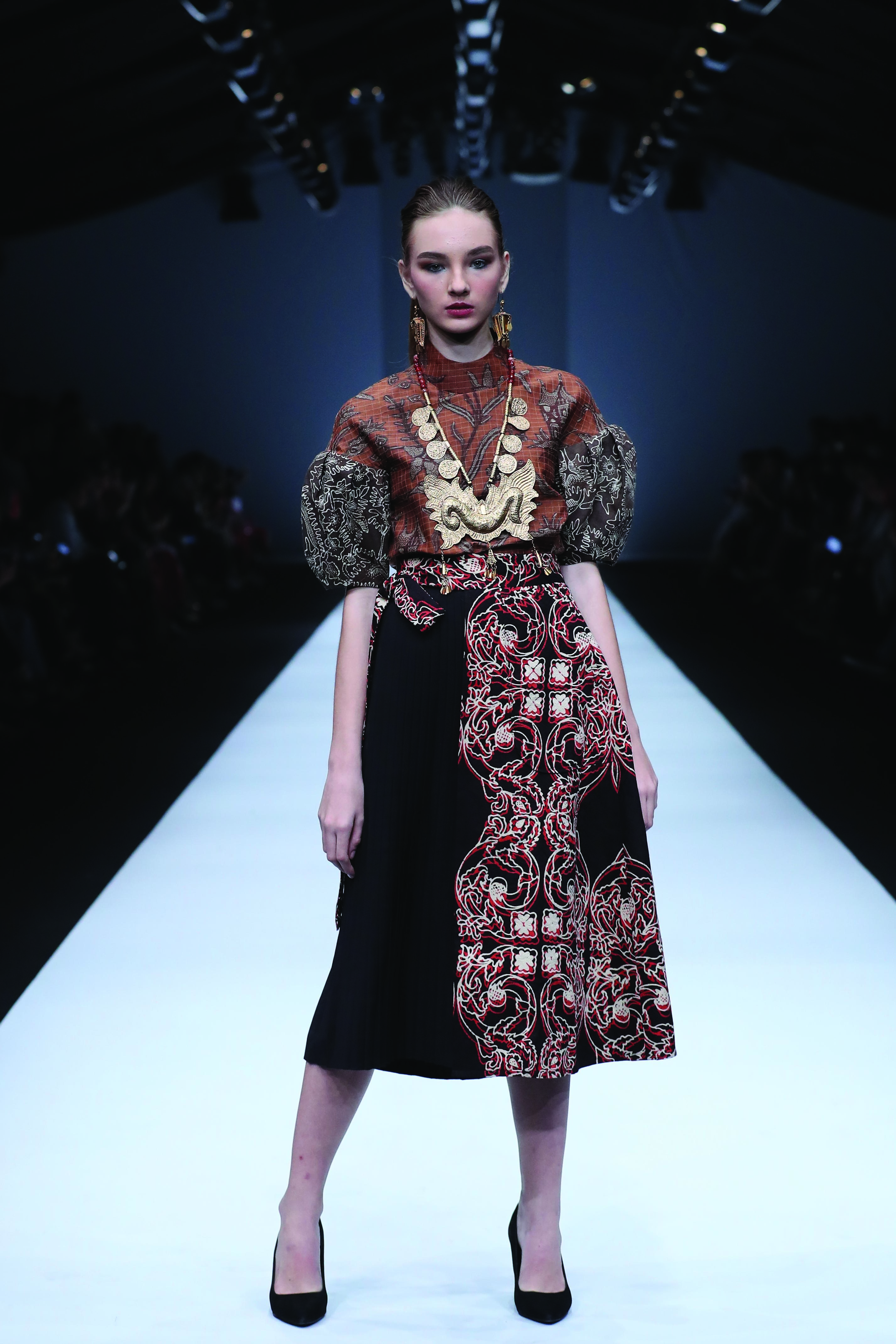 Exotic of West Sumatera Presents Runway Show at Jakarta Fashion Week