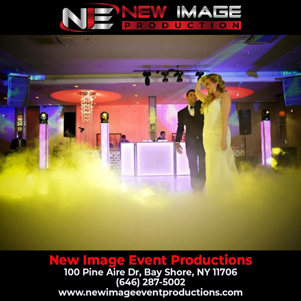 How can rigging be customized to fit the unique venue and layout of a corporate event in NYC?