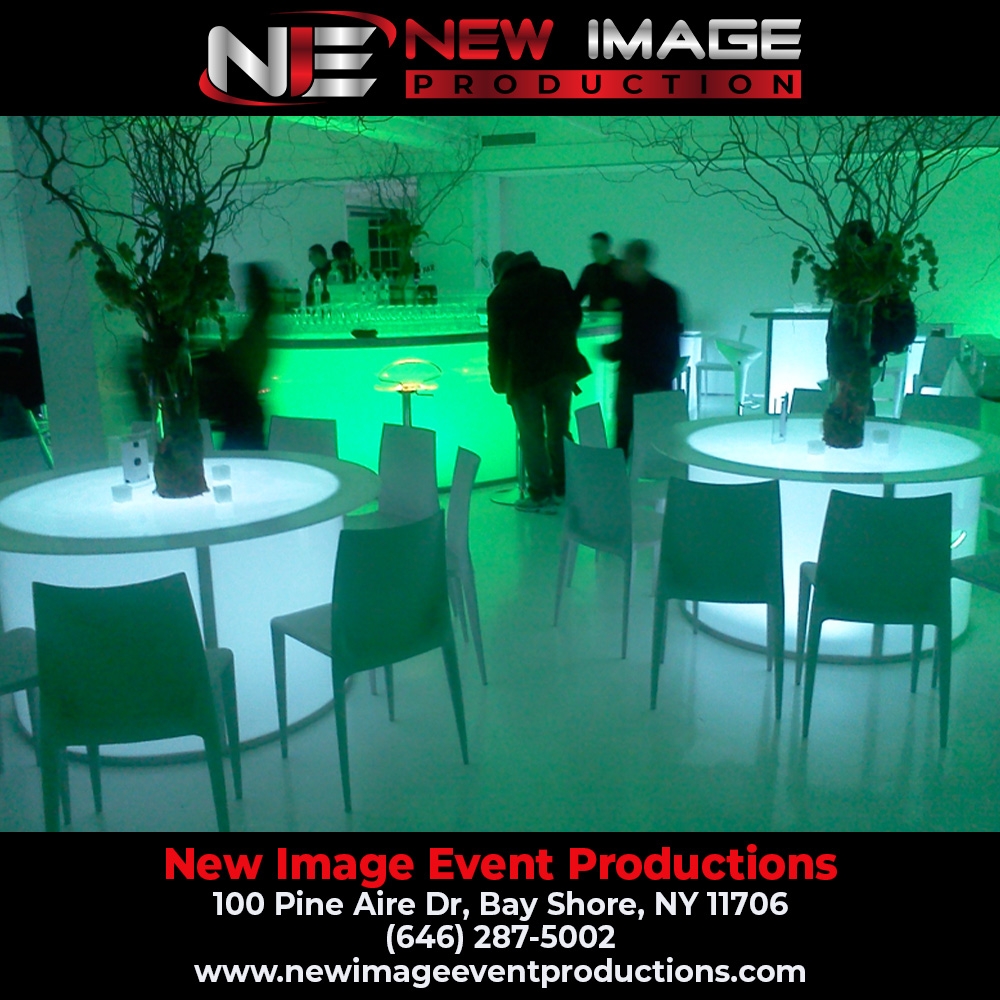  What safety precautions should be taken when rigging equipment for fashion shows in NYC?