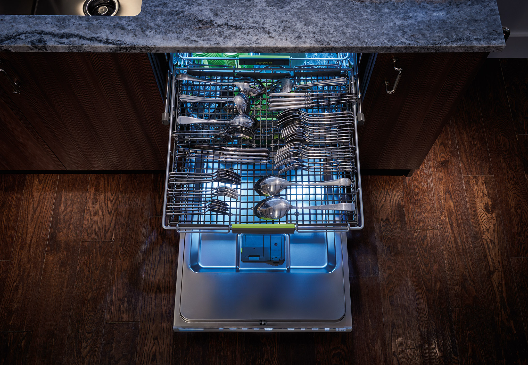 Cove Dishwashers Define Luxury Dish Washing