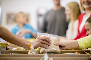 ajudar o proximo - doacao de alimentos