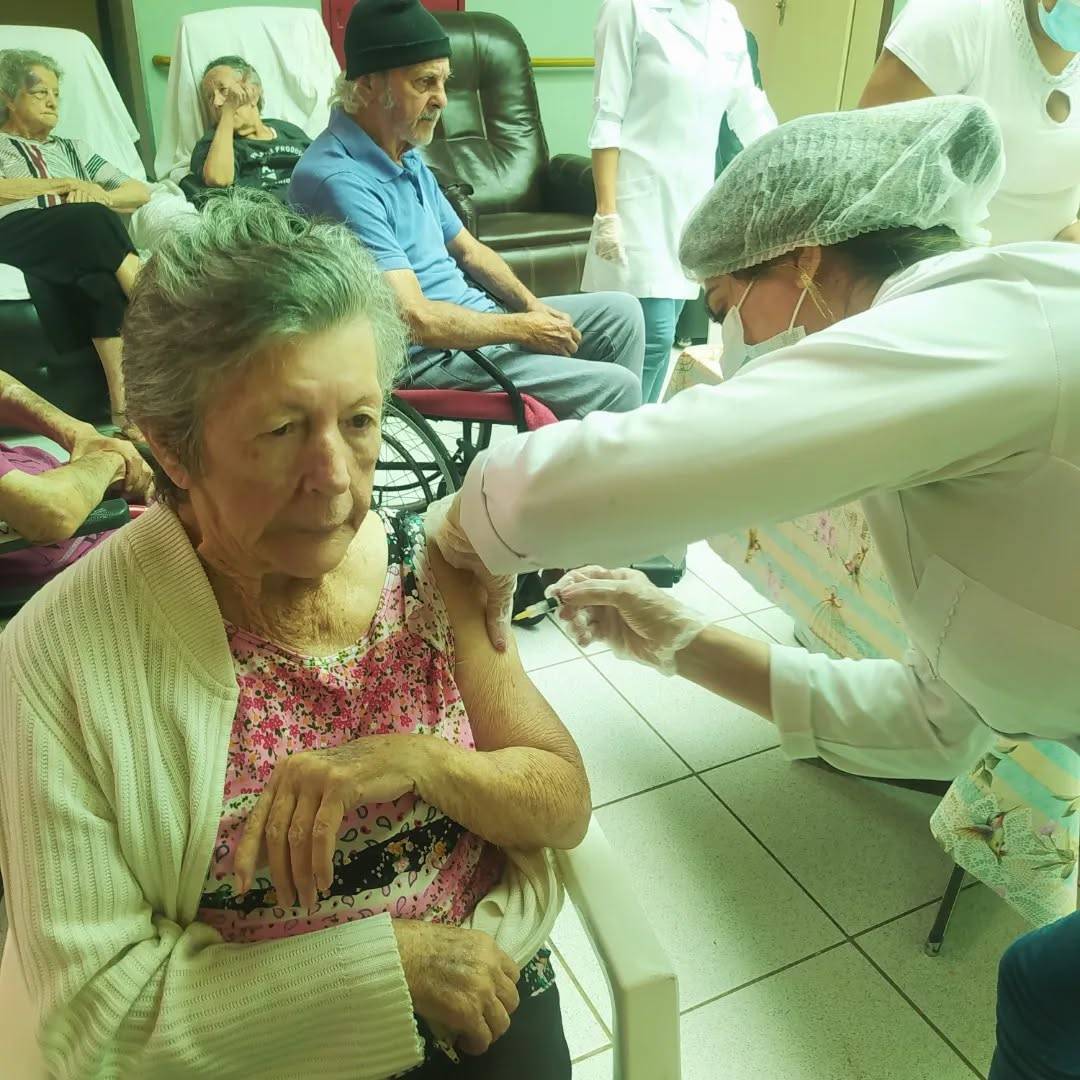 Nos ajude a retribuir o cuidado a quem já cuidou de nós!