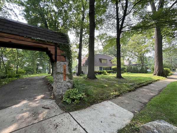 House on Detroit Golf Club,  9th Hole