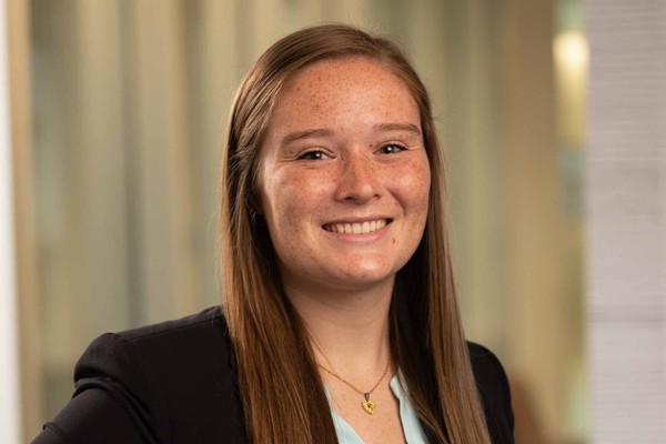 Representation of the achievement named 'Korynn Kinnaird is summer intern'.
