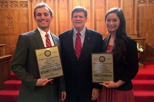 Representation of the achievement named 'Rothbard, Marasco earn senior recognition at Grove City College'.