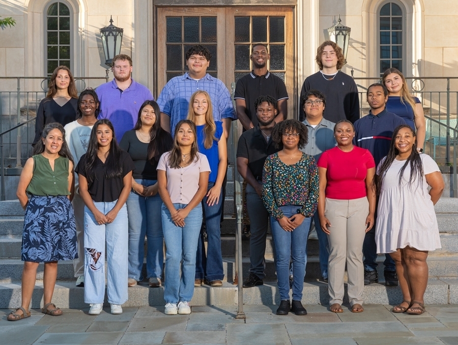 Honors College Welcomes 16 New Students for Path Program