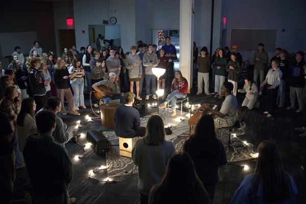 Representation of the achievement named 'Living Room Worship Offers Students a Space for Authentic Fellowship'.