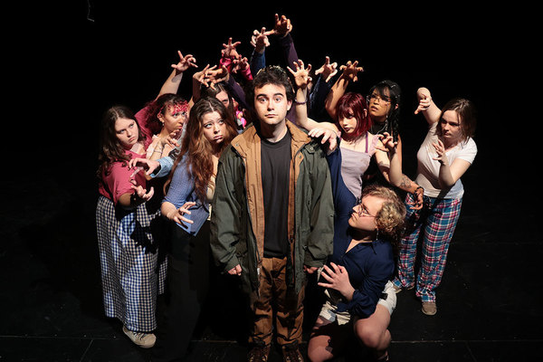 Representation of the achievement named ''Dust'  Cast & Crew '.