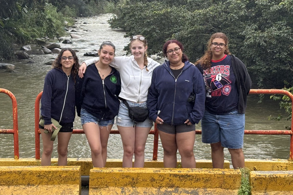 Representation of the achievement named 'SUNY Oneonta Students Win NPR Award in Podcast Competition'.