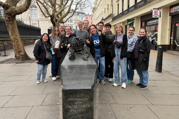 Representation of the achievement named 'Concordia Nebraska students travel to London to learn about literature and theatre'.