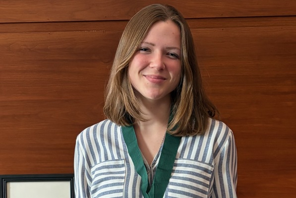 Elisabeth Vogl Receives "Highest GPA Award" For Biology Honor Society