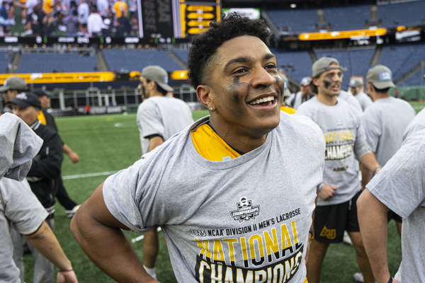 University Men’s Lacrosse Team midfielder Kyle Lewis