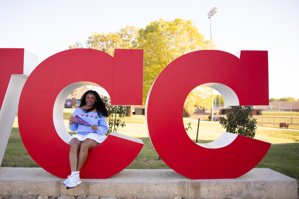 Northwest Sophomore Mya Hardin at the NWCC sign on the Senatobia campus. Photo by Sarah Smith-Hutchinson