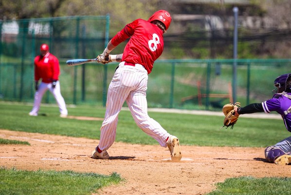 Jace Wilkerson hitting against Cornell on Saturday, April 18, 2026. (Nayeli Perez/Monmouth College)