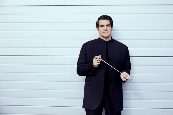 Maestro Miguel Harth-Bedoya will visit SUNY Potsdam’s Crane School of Music for a residency and a special Spring Festival Concert on Friday, May 1 at 7:30 p.m., in Hosmer Hall. To view the livestream and program, visit www.potsdam.edu/cranelive (Photo credit: Michal Novak).