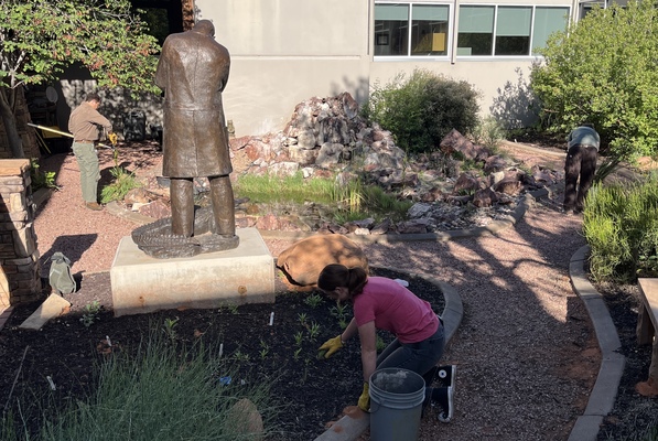 Representation of the achievement named 'Utah Tech students create pollinator friendly garden on campus'.