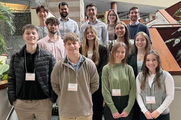 Representation of the achievement named 'UNG kinesiology students present at conference'.